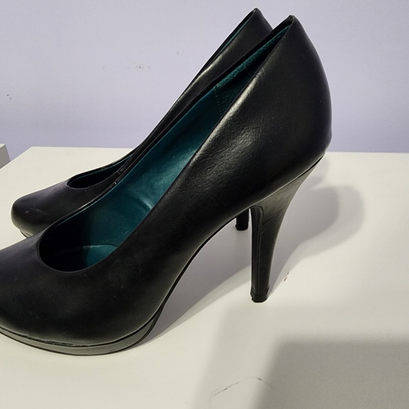 Pair of black heels - Picture 5 of 9